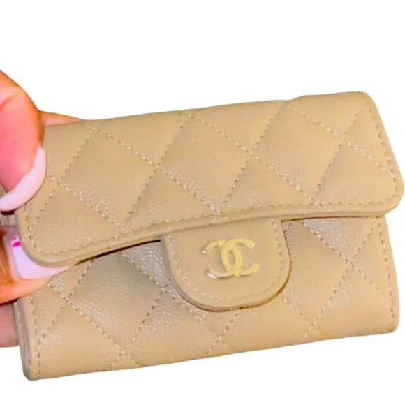 ‼️SOLD‼️CHANEL 22A Beige/ Caramel Classic Flap Card Holder NWT - Picture 1 of 13